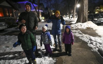 Minneapolis Neighborhood Sings Together, Every Night